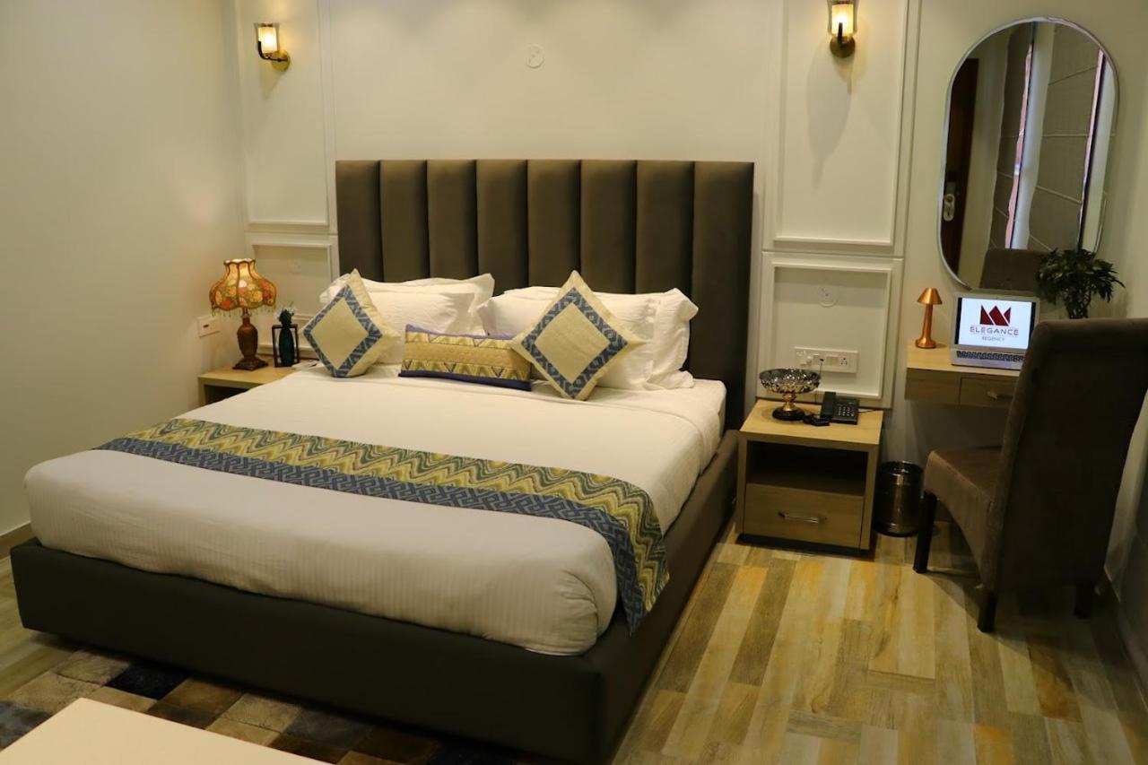 Готель Elegance Regency Khanna  Екстер'єр фото