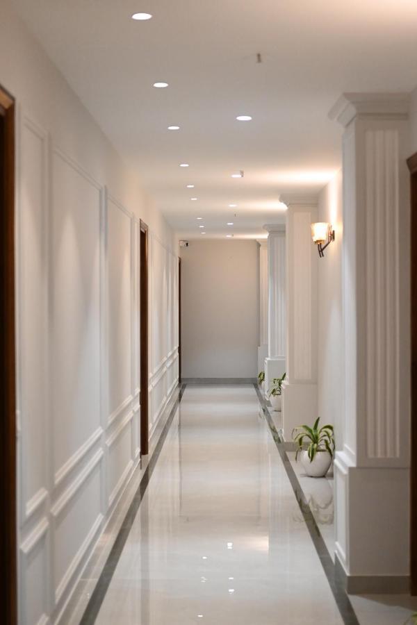 Готель Elegance Regency Khanna  Екстер'єр фото
